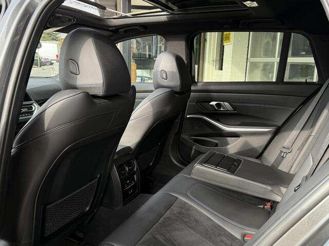 BMW 3-SERIE Touring 330e xDrive M SPORT | PANORAMA | SPORTREMMEN | HEAD UP | 19 INCH | ADAPT. ONDERSTEL |
