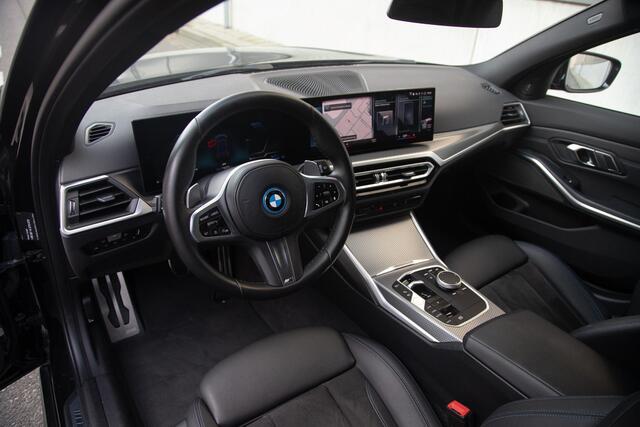 BMW 3-SERIE Touring 320e | M-Pakket | Facelift | Harman/Kardon | Stoelverwarming