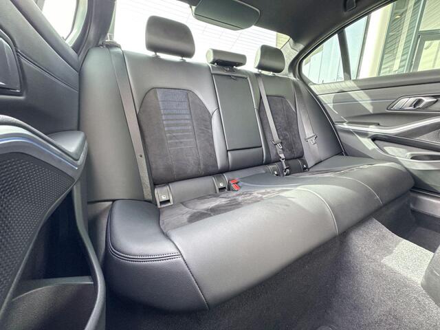 BMW 3-SERIE Sedan 330e