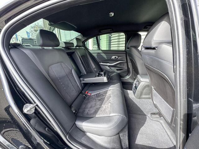 BMW 3-SERIE Sedan 330e