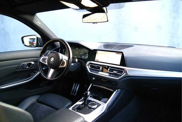 BMW 3-SERIE Touring 320e 204PK M-Sport Shadow Carplay/Wegkl-trhk/Sfeerverl./Stoelverw./Keyless