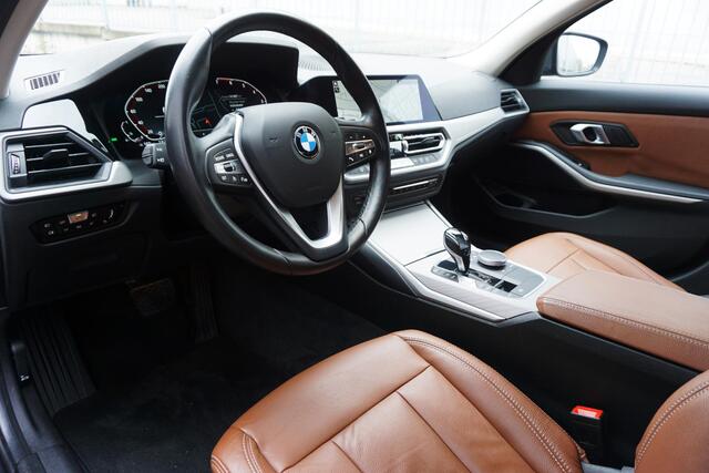 BMW 3-SERIE 320i High Exec.Individual/Dealeronderhouden/ Trekhaak wegklapbaar