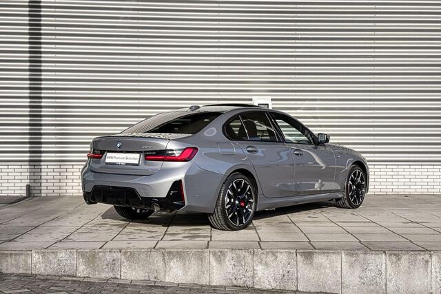 BMW 3-SERIE Sedan 330e M Sportpakket Pro / Comfort Pack / Elektrisch glazen schuif-/kanteldak / HiFi System