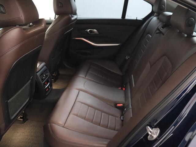 BMW 3-SERIE 320i High Executive Edition | Cruise Control | LED | Navigatie!