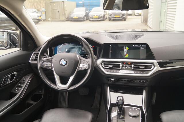 BMW 3-SERIE Touring 320i 184pk Business Edition Plus -PANO-LEER-