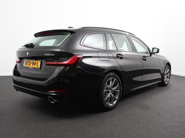 BMW 3-SERIE Touring 320e Plug in Hybride | Climate control | Adaptive Cruise Control | Parkeersensoren | Navigatie | LED | Apple Carplay/ Android Auto | Camera