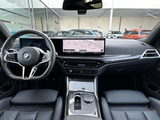 BMW 3-SERIE Touring 330e M-SPORT (LCi) ** LED, M-SPORTST, LEDER, PANO, TREKH, HuD, ACC, 19-inch LMV ** 1e EIG - Ex BMW-AG ** * INFORMEER OOK NAAR ONZE AANTREKKELIJKE FINANCIAL-LEASE TARIEVEN **