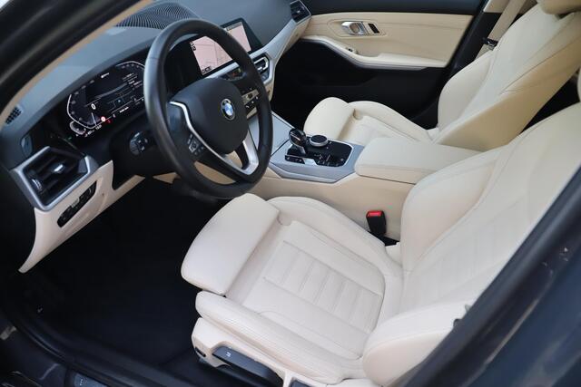 BMW 3-SERIE Touring 330e Business Edition Plus 292PK Black Pack Individual Automaat Trekhaak Sportstoelen Leder 18 inch Laser LED Navigatie Carplay Clima Cruise Stoelverwarming SOH 92%