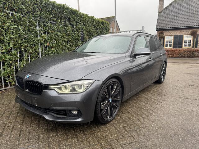 BMW 3-SERIE Touring 320d Automaat | Clima | Navi | Trekhaak | - Belgian license plate
