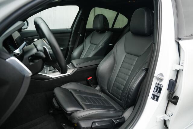 BMW 3-SERIE 330i 259 pk High Executive Edition M-Sportpakket / NL-Auto/ Schuif-Dak/ Leder/ Sport-Stoelen/ Stoel.Verw/ Head-Up/ Led-Koplamp/ 19'' LMV