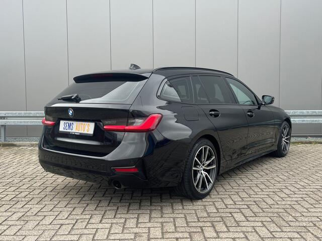 BMW 3-SERIE Touring 320d High Executive Pano / Head-up / Elec. Trekhaak / Stuur-Stoel Verw. / Harman/Kardon