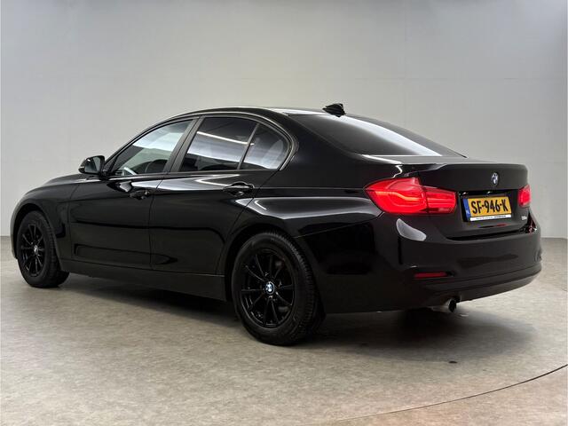 BMW 3-SERIE 318i Executive Shadow Line | LED | Clima | Cruise | Navigatie | Parkeersens. | Stoelverw. | NAP