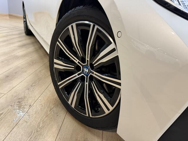 BMW 3-SERIE 320e Business Edition Plus Airco ECC | Laser | Camera | Cruise Control | 18 Inch | Apple Carplay | Isofix | NAP