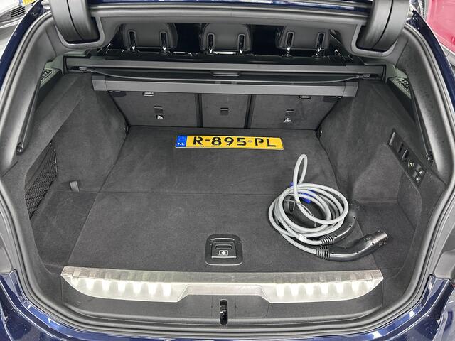 BMW 3-SERIE Touring 330e xDrive | 293PK | M-Sport | Panoramadak | Trekhaak | Head-Up Display | HIGH Executive