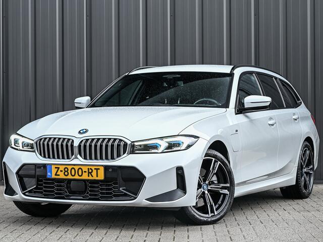 BMW 3-SERIE Touring 330e xDrive M-Sport | Comfort access | Trekhaak | Adaptive led | Driving assistant prof. | Dab+ | Hifi sound | Head-up | Camera