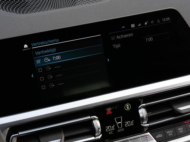 BMW 3-SERIE TOURING 320e LEER/ CAMERA/ ELEKT. KLEP/ SFEERVERLICHTING/ 18" BREEDSET MET 4 NIEUWE ALL-SEASON BANDEN