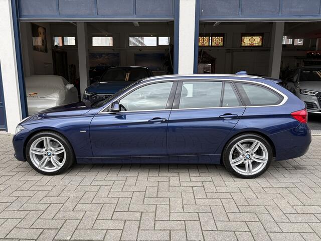 BMW 3-SERIE Touring 320i Edition Luxury Line Purity Executive NL AUTO/FULL OPTIONS/NAP