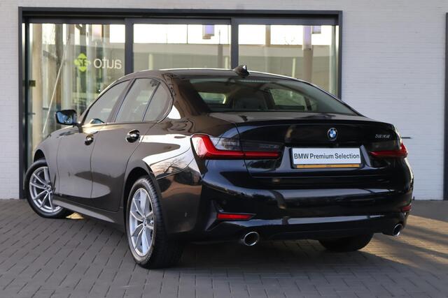 BMW 3-SERIE 320i High Executive | Sport Line | Stoelverwarming | Apple Carplay/Android Auto