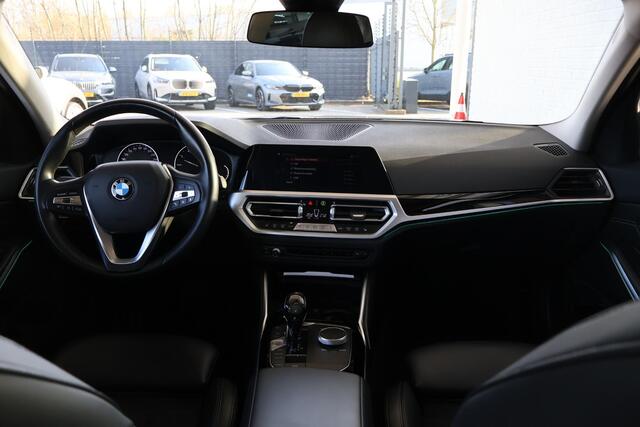 BMW 3-SERIE 320i High Executive | Sport Line | Stoelverwarming | Apple Carplay/Android Auto