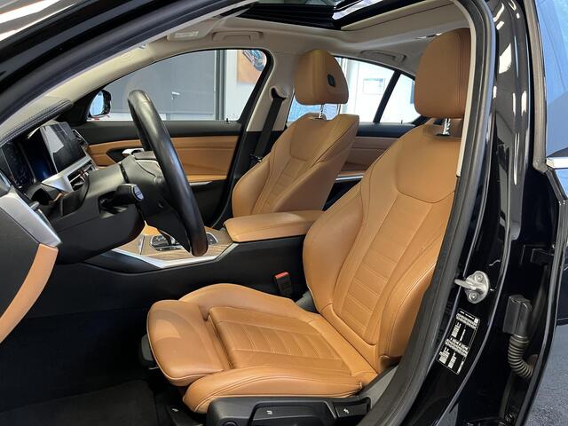 BMW 3-SERIE 320i Luxury High Executive | PANO | MERINO LEDER | TREKHAAK | CARPLAY |