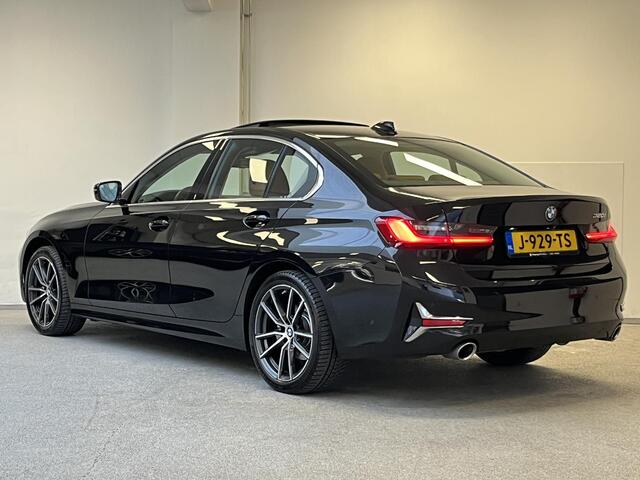 BMW 3-SERIE 320i Luxury High Executive | PANO | MERINO LEDER | TREKHAAK | CARPLAY |