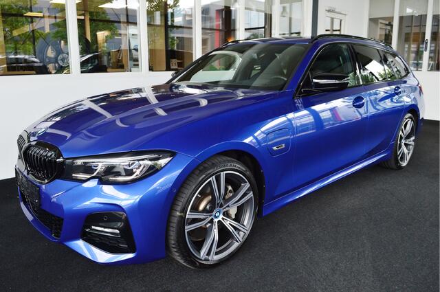 BMW 3-SERIE Touring 330e Hybride M-Sportedition | M-Kuipstoelen !