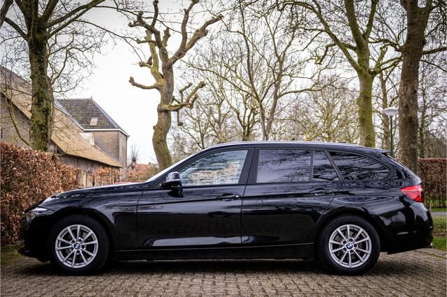 BMW 3-SERIE Touring 318i Camera LED Stoelverwarming