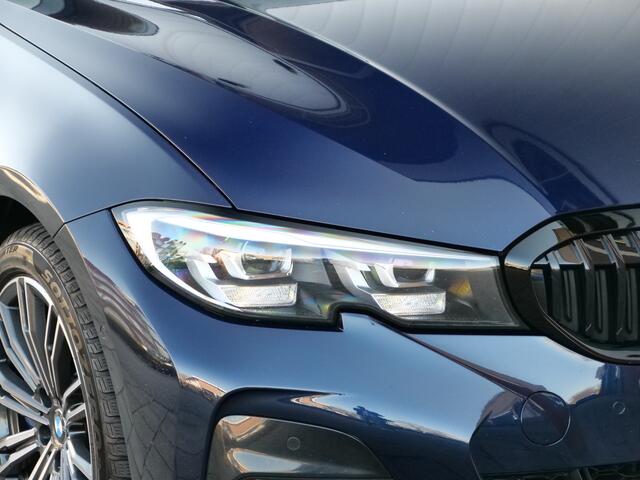 BMW 3-SERIE Touring 330e 292 Pk Automaat M-Pakket / Stoelverwarming / Apple Carplay