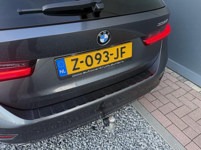 BMW 3-SERIE Touring 330i Automaat X-Drive High Executive