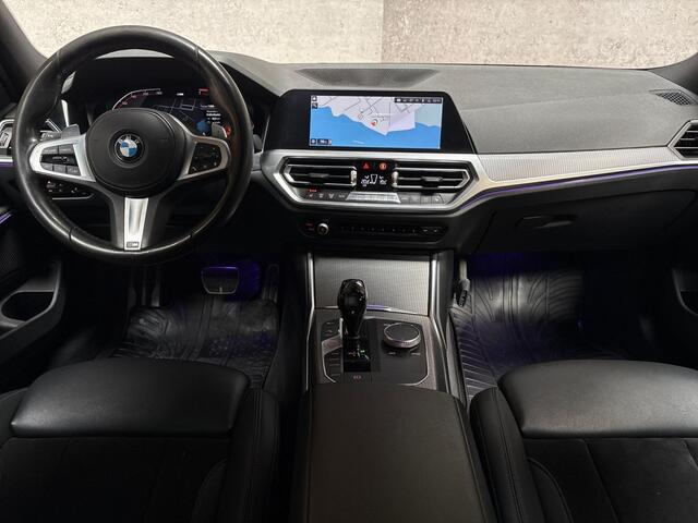 BMW 3-SERIE 320i M Sport 184Pk Automaat (APPLE CARPLAY, M PAKKET, LEDER/ALCANTARA, STOELVERWARMING, SPORTSTOELEN, GETINT GLAS, SFEERVERLICHTING, FLIPPERS, NIEUWE APK, NIEUWSTAAT)