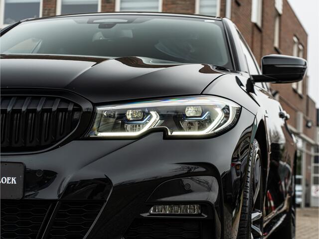 BMW 3-SERIE 330e xDrive High Exe M-Sport PANO HARMAN KARDON 360 CAMERA MEMORY STOEL TREKHAAK BOMVOL!!