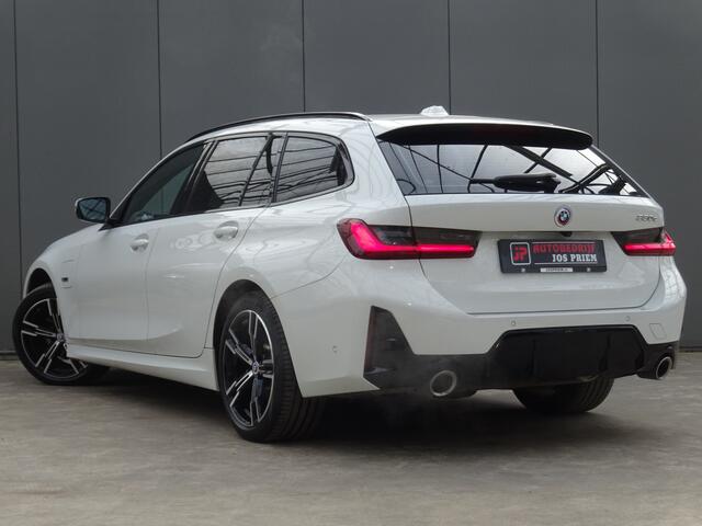 BMW 3-SERIE Touring 330e * M-PAKKET * FACELIFT !!