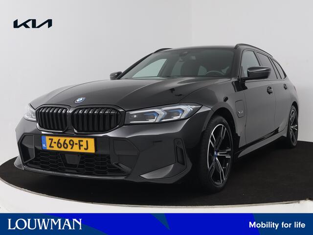 BMW 3-SERIE Touring 330e | M-Interieur & M- Exterieur | El. Trekhaak | Camera | Electrische Achterklep | Shadow Line |
