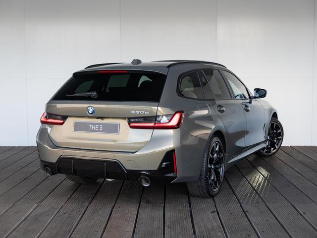 BMW 3-SERIE Touring 330e Individual Lak | M Sportpakket Pro | Innovation Pack | Comfort Pack | Panoramadak | Trekhaak
