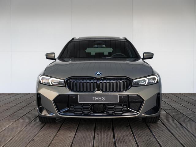 BMW 3-SERIE Touring 330e Individual Lak | M Sportpakket Pro | Innovation Pack | Comfort Pack | Panoramadak | Trekhaak