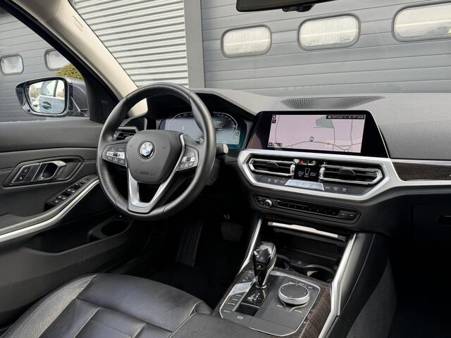 BMW 3-SERIE 330e | 360* Camera | Navigatie | Lederen Bekleding | DAB | Trekhaak |