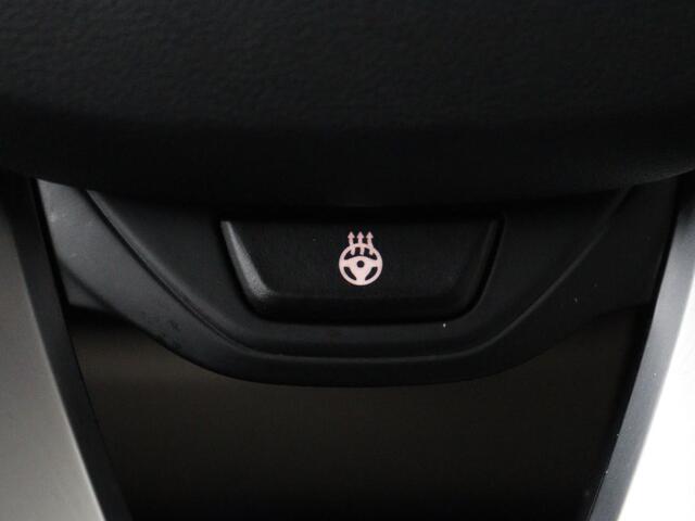 BMW 3-SERIE 320i High Executive Edition | Panoramadak | Leder | Stoel & Stuurverwarming | Adaptive Cruise | Sfeerverlichting