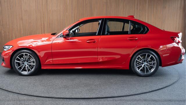 BMW 3-SERIE 330i High Executive Leer Navi ACC PDC Virtual Climate (3-zone) PDC LM velgen