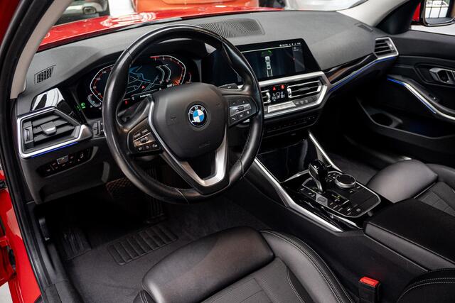 BMW 3-SERIE 330i High Executive Leer Navi ACC PDC Virtual Climate (3-zone) PDC LM velgen