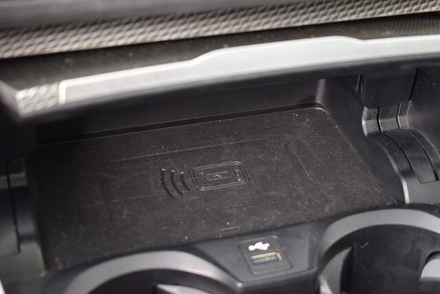 BMW 3-SERIE 330e High Executive M-Sport | Dakje | HUD | Trekhaak | Bomvol