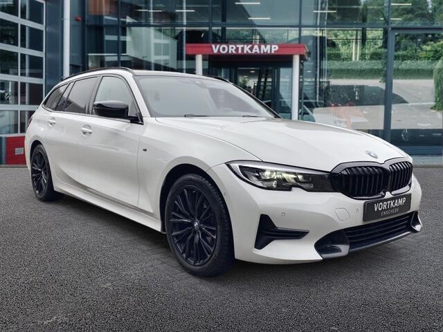 BMW 3-SERIE 318I SPORTLINE M-PAKKET LEDER/CAMERA/STOELVERW/E-KLEP/CRUISE/LED