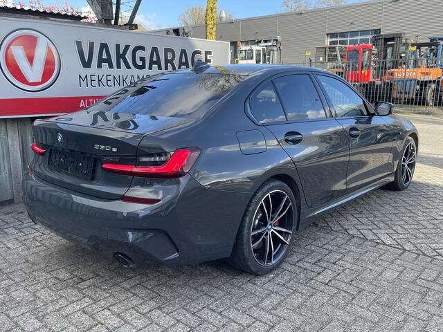 BMW 3-SERIE 330e xDrive High Executive M Sport 19"/Stoelverwarming + memory/Keyless/Camera/HiFi/Apple Carplay & Android Auto