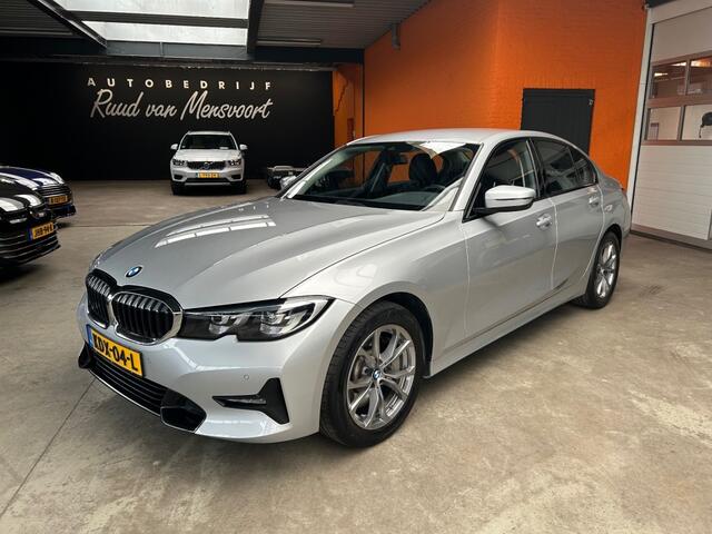 BMW 3-SERIE 330I EXECUTIVE / Sportstoelen / Half Leder