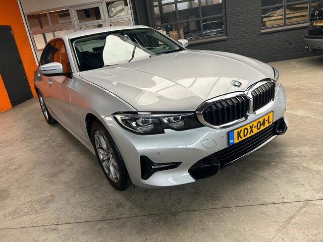 BMW 3-SERIE 330I EXECUTIVE / Sportstoelen / Half Leder