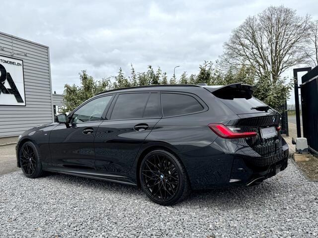 BMW 3-SERIE Touring M340i xDrive Pano|Leer|LED|Camera|Headup Zwart