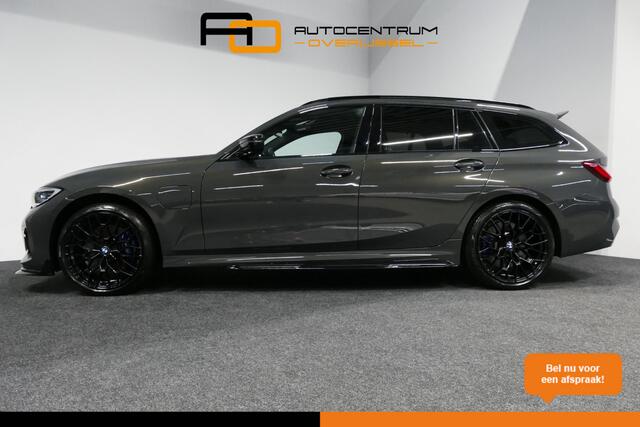 BMW 3-SERIE Touring 330e xDrive M Sport / M340i Diffuser / Black Diamond M grille / M340i M Sport bumper pakket / BMW Laser Light / Panoramadak / Premium kleur Dravitgrau / Elektr. verstelbare voorstoelen links met memory / Apple Carplay - Android Auto / Stoelverwar
