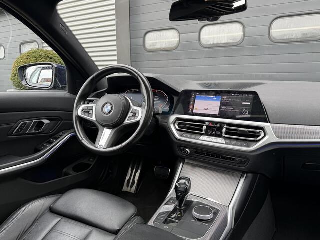 BMW 3-SERIE Touring 320i High Executive M-Sport | Panoramadak | Camera | Head-Up Display | DAB |