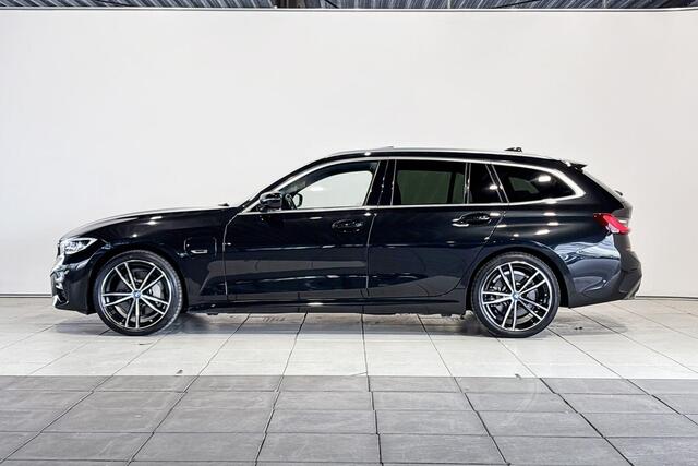 BMW 3-SERIE Touring 330e High Executive
