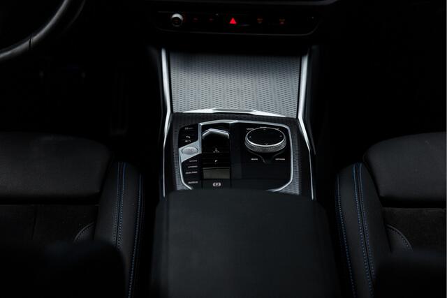 BMW 3-SERIE Touring 330e xDrive M-Sport | Pano | Harman-Kardon | E-Trekhaak | HU