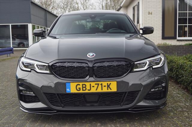 BMW 3-SERIE 330e (292pk) M340I Look Laser/HUD/HenK/Pano/Carbon